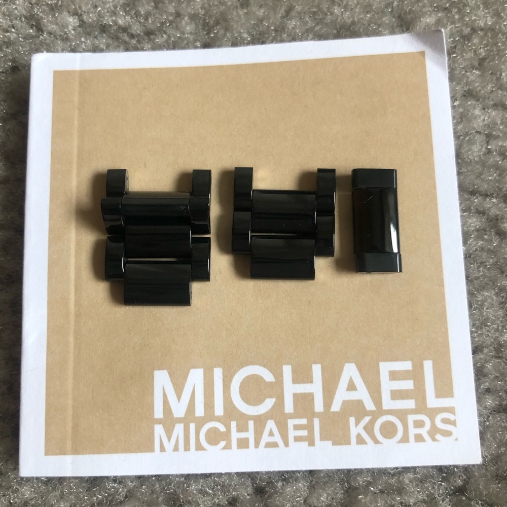 Michael Kors Watch - Picture 4 of 7